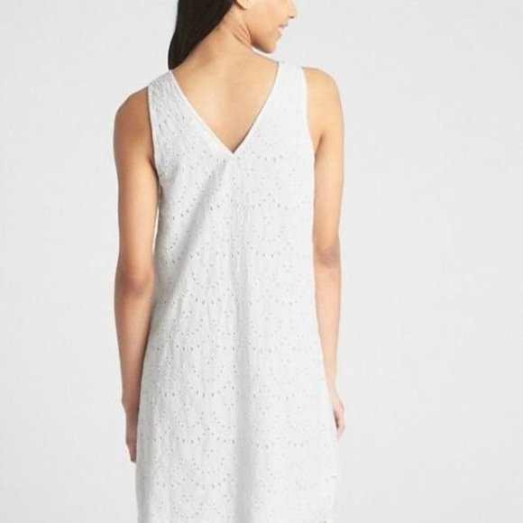 NWT GAP White Sleeveless Eyelet Swing Dress - Picture 2 of 3